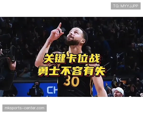 克劳斯连续前插撕开防线,边后卫变进攻发起点主导关键战 克劳斯连续前插撕开防线,边后卫变进攻发起点主导关键战